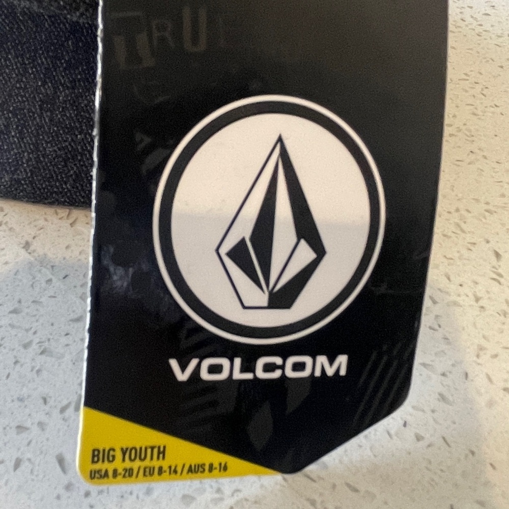 Volcom - Big Youth Full Stone Flexfit Hat Grey
Embroiderd I Baseball Cap I NEW - Picture 5 of 5